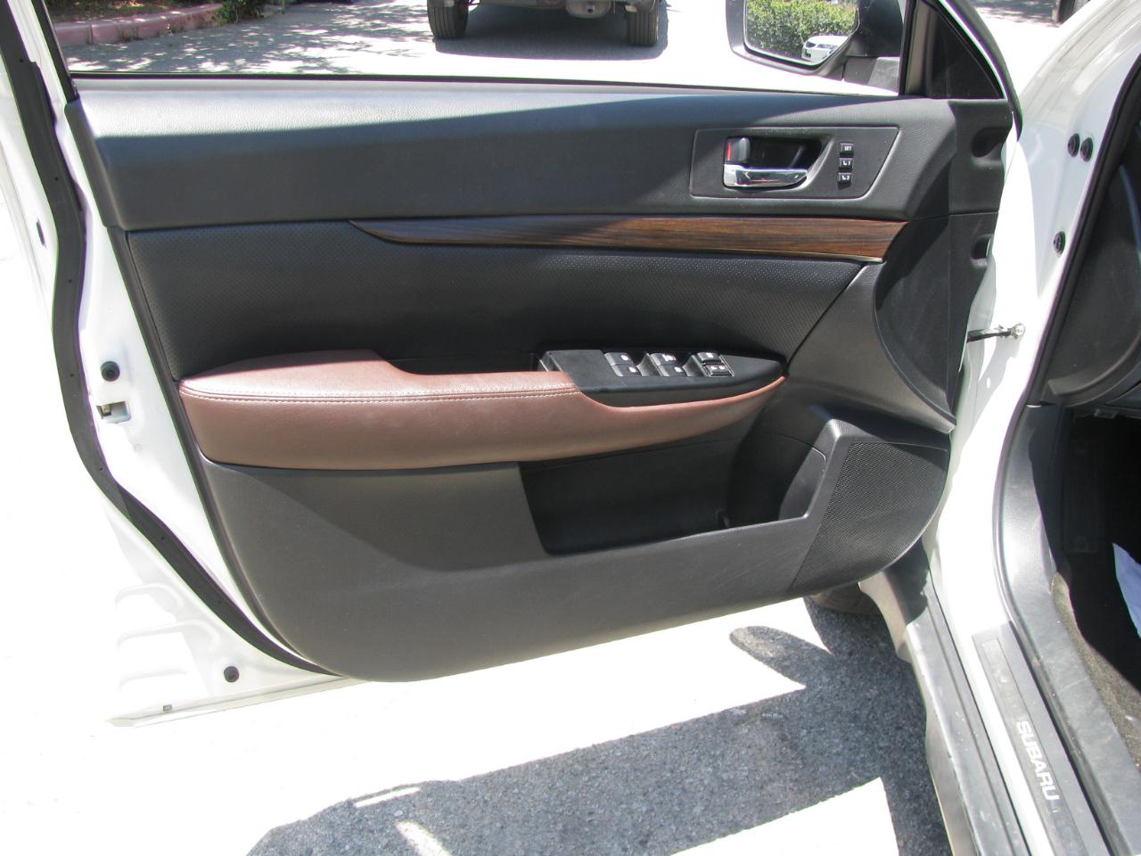 Subaru Outback 4dr Wgn H4 Auto 2.5i Limited 2014