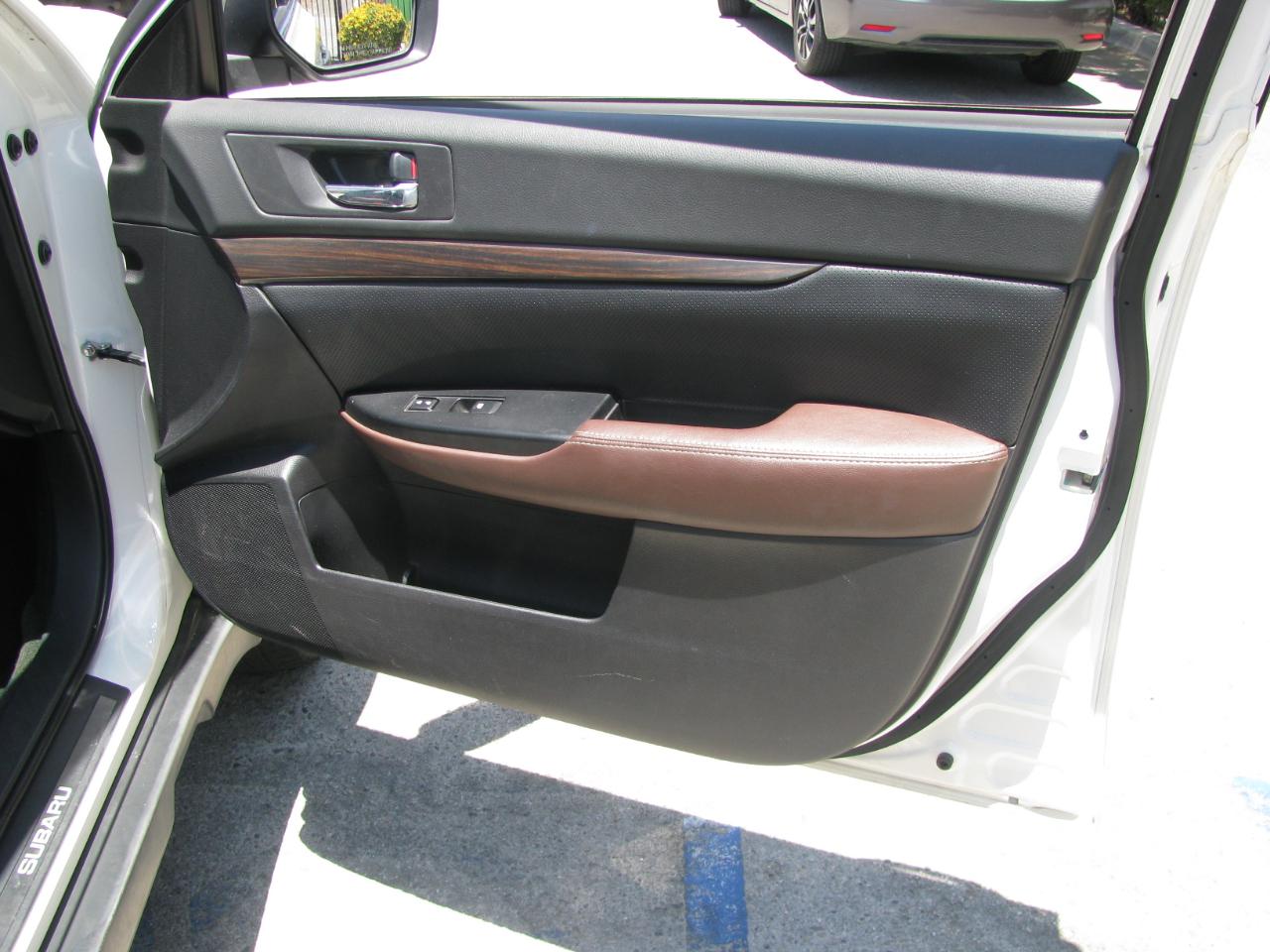 Subaru Outback 4dr Wgn H4 Auto 2.5i Limited 2014