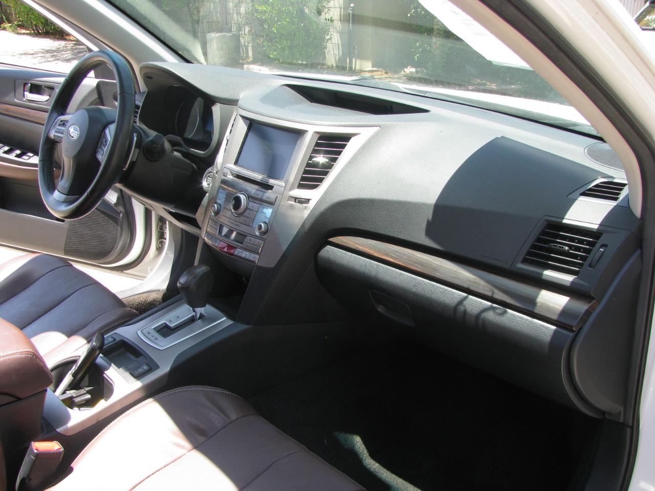 Subaru Outback 4dr Wgn H4 Auto 2.5i Limited 2014