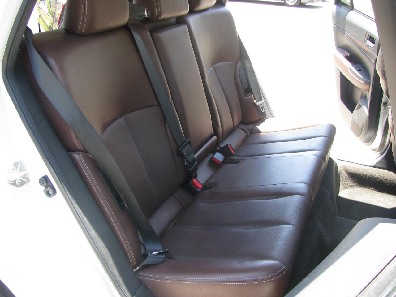 Subaru Outback 4dr Wgn H4 Auto 2.5i Limited 2014