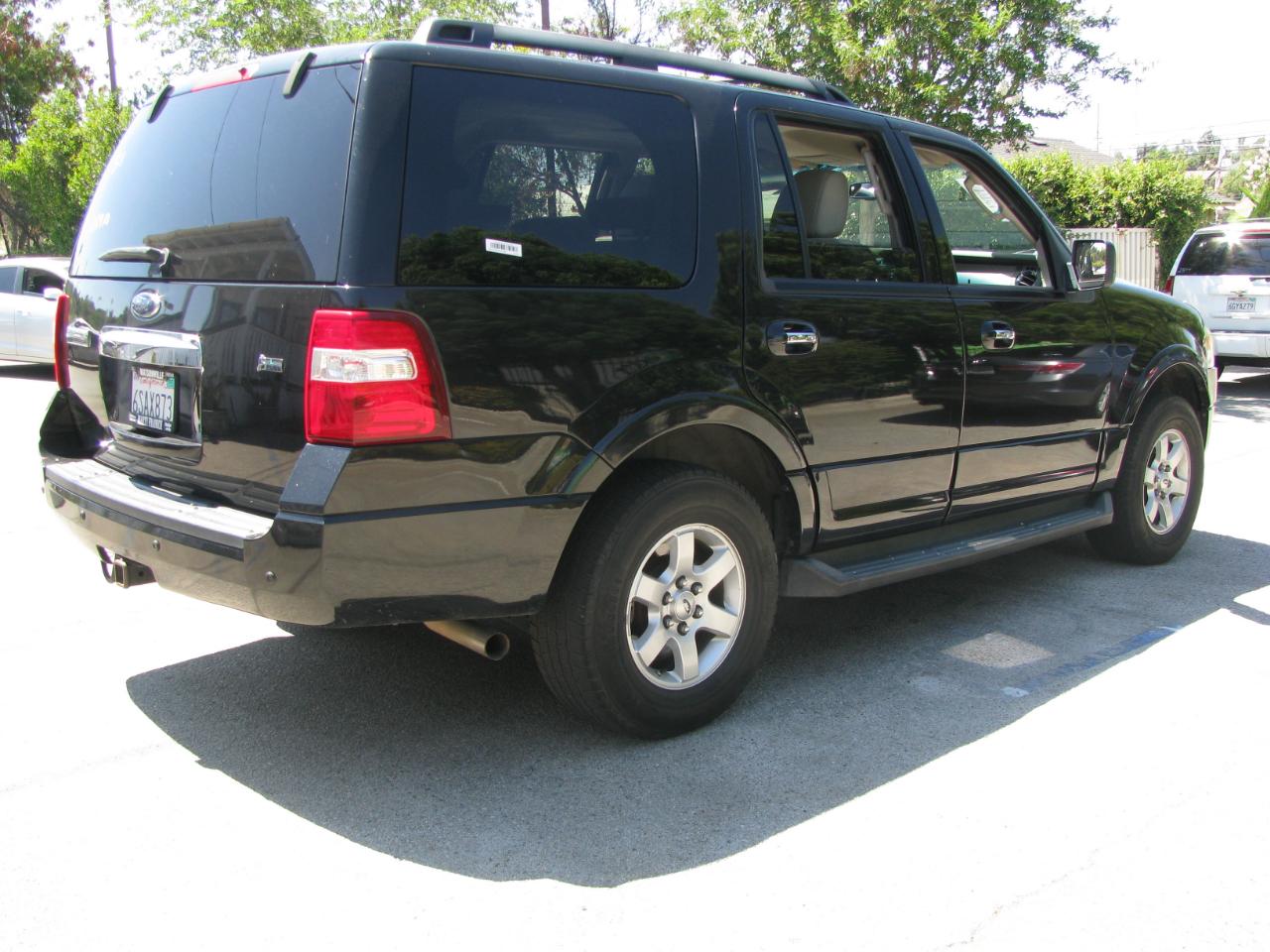 Ford Expedition 4WD 4dr XLT 2010