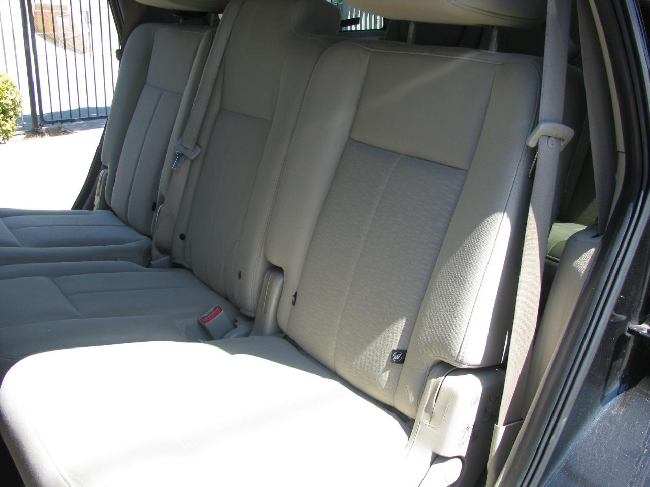 Ford Expedition 4WD 4dr XLT 2010