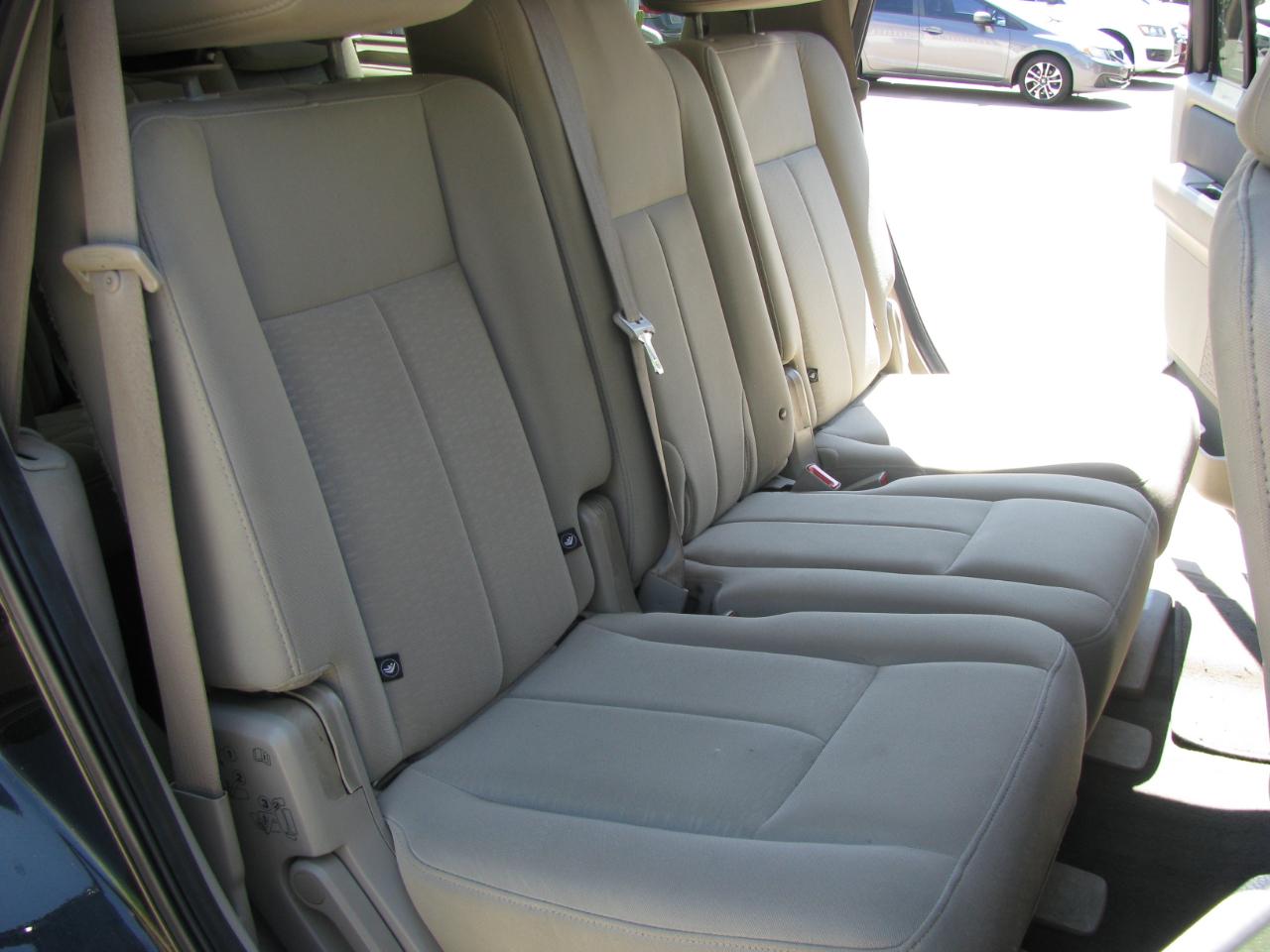 Ford Expedition 4WD 4dr XLT 2010