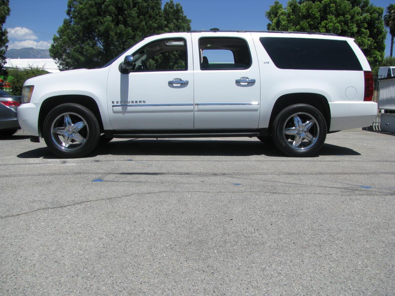 2009 Chevrolet Suburban 2WD 4dr 1500 LTZ