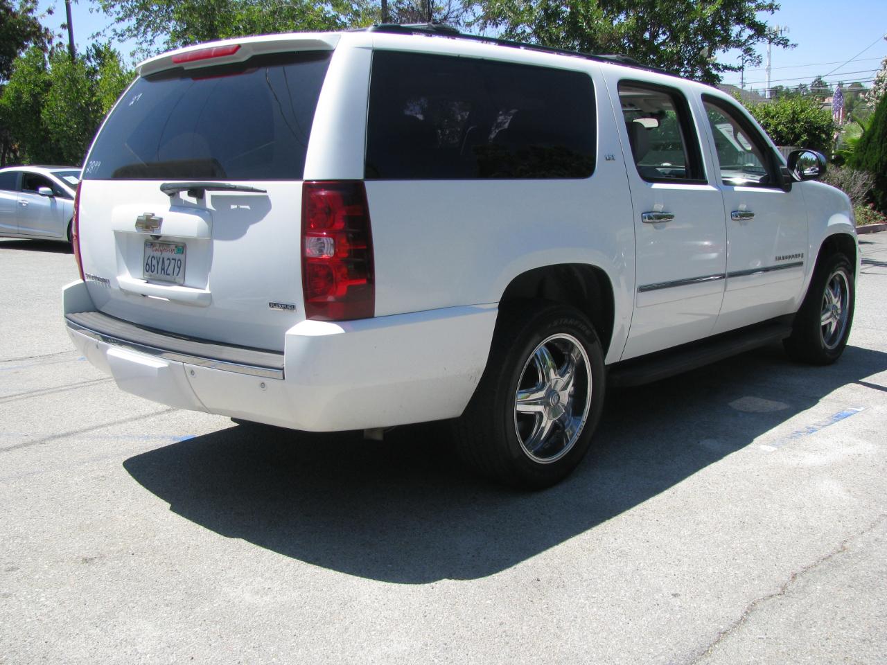 Chevrolet Suburban 2WD 4dr 1500 LTZ 2009