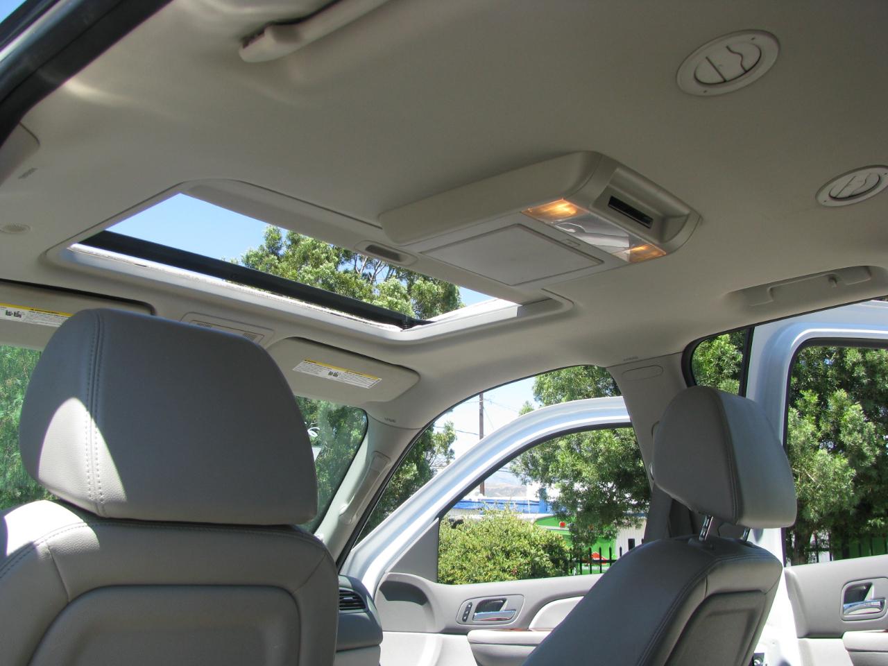 Chevrolet Suburban 2WD 4dr 1500 LTZ 2009