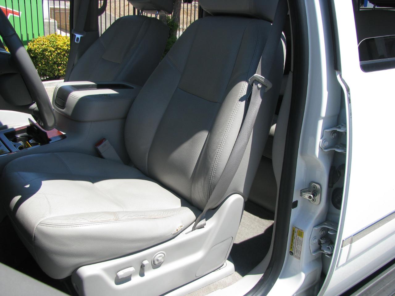 Chevrolet Suburban 2WD 4dr 1500 LTZ 2009