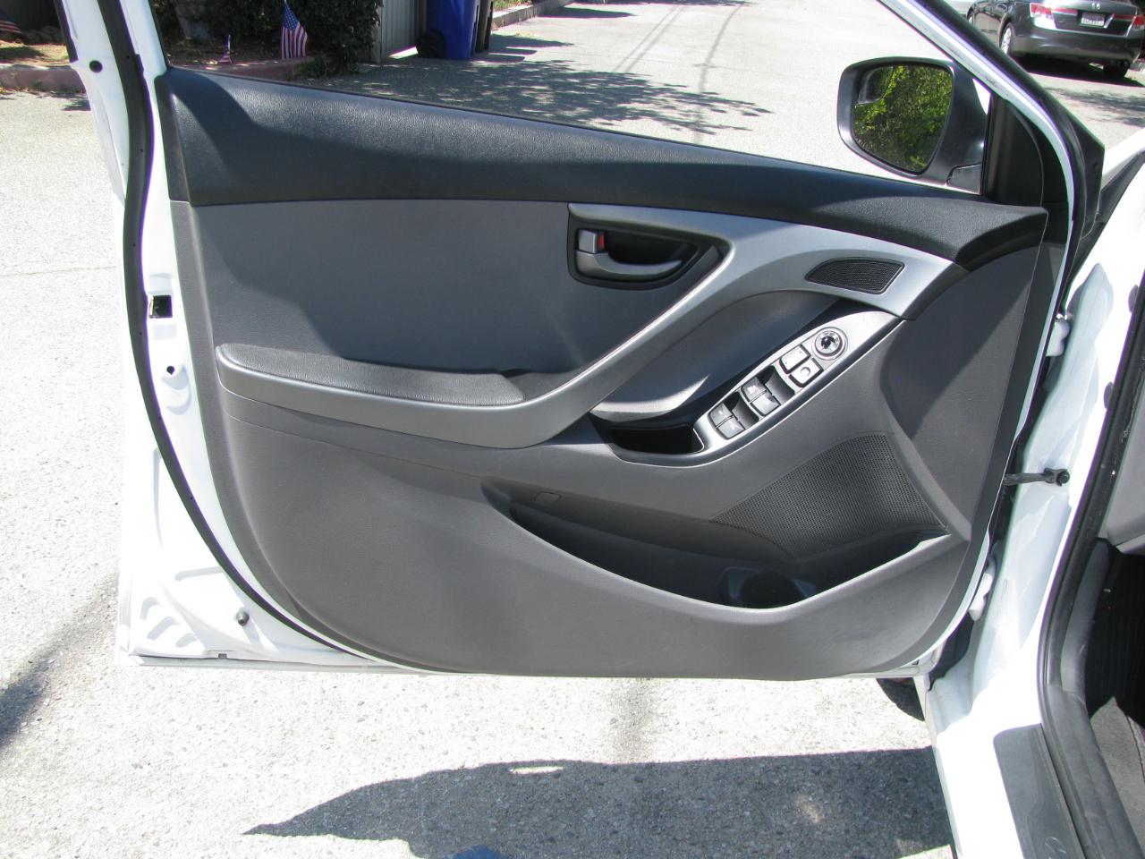 Hyundai Elantra 4dr Sdn Auto SE (Alabama Plant) 2015