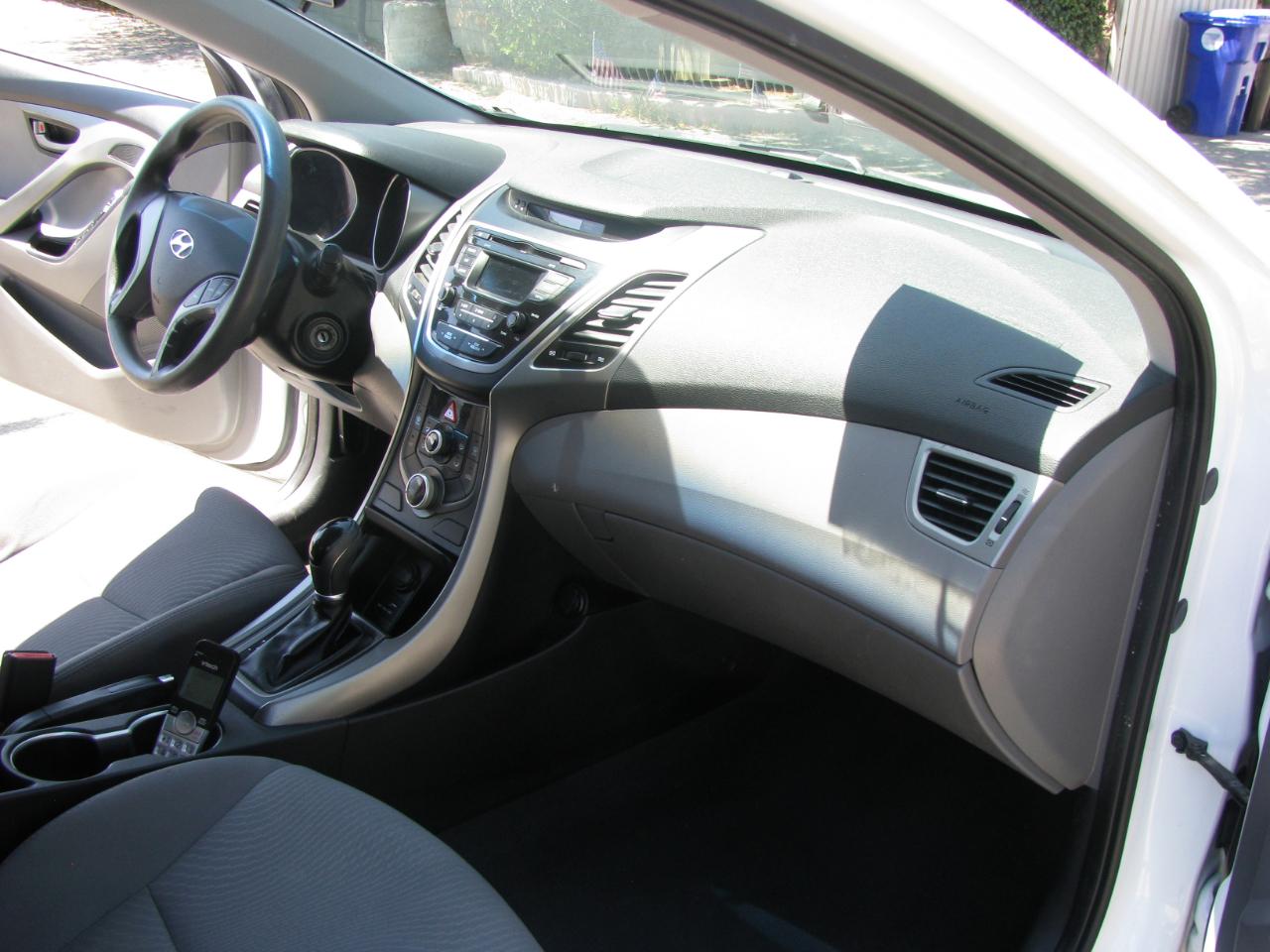 Hyundai Elantra 4dr Sdn Auto SE (Alabama Plant) 2015