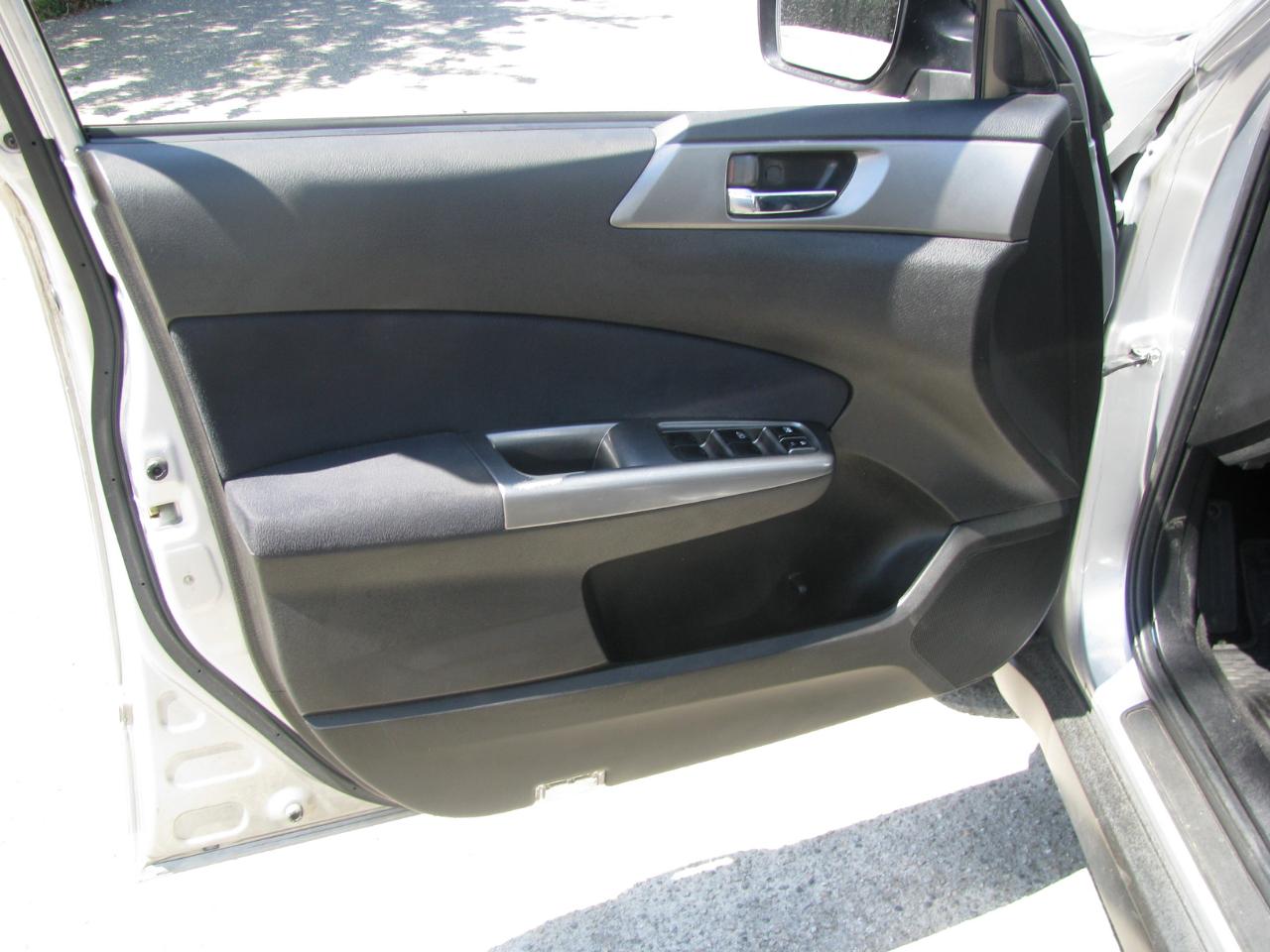 Subaru Forester 4dr Auto 2.5X Limited 2012