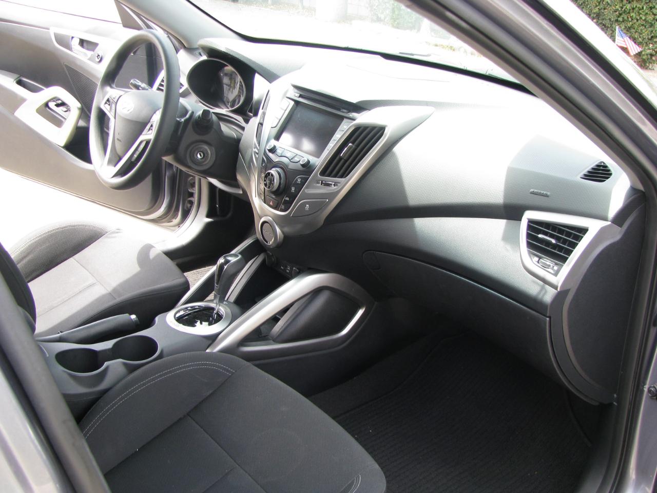 Hyundai Veloster 3dr Cpe Auto 2016