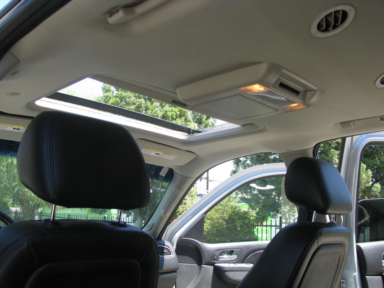 Chevrolet Tahoe 4WD 4dr 1500 LT 2011