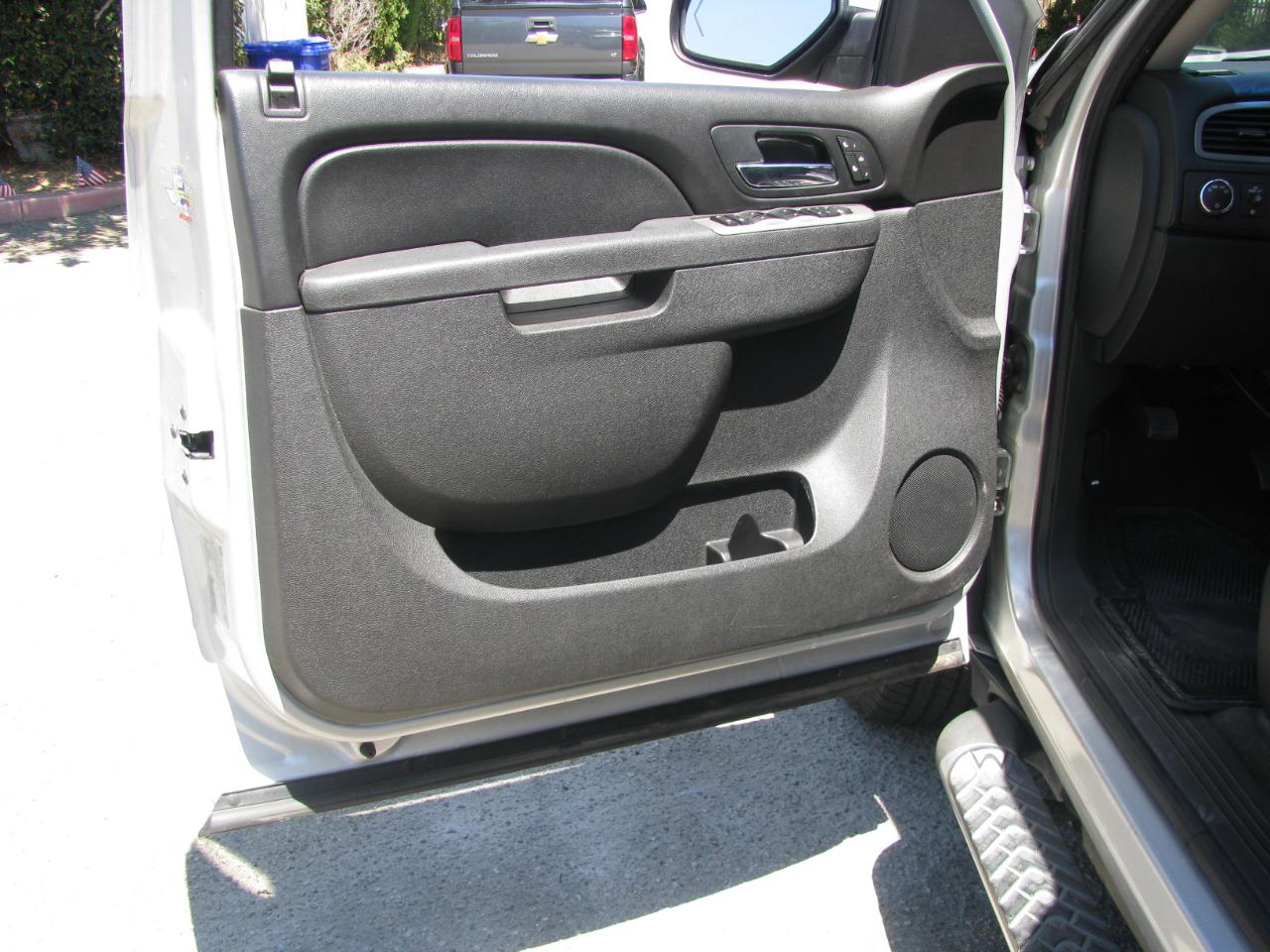 Chevrolet Tahoe 4WD 4dr 1500 LT 2011