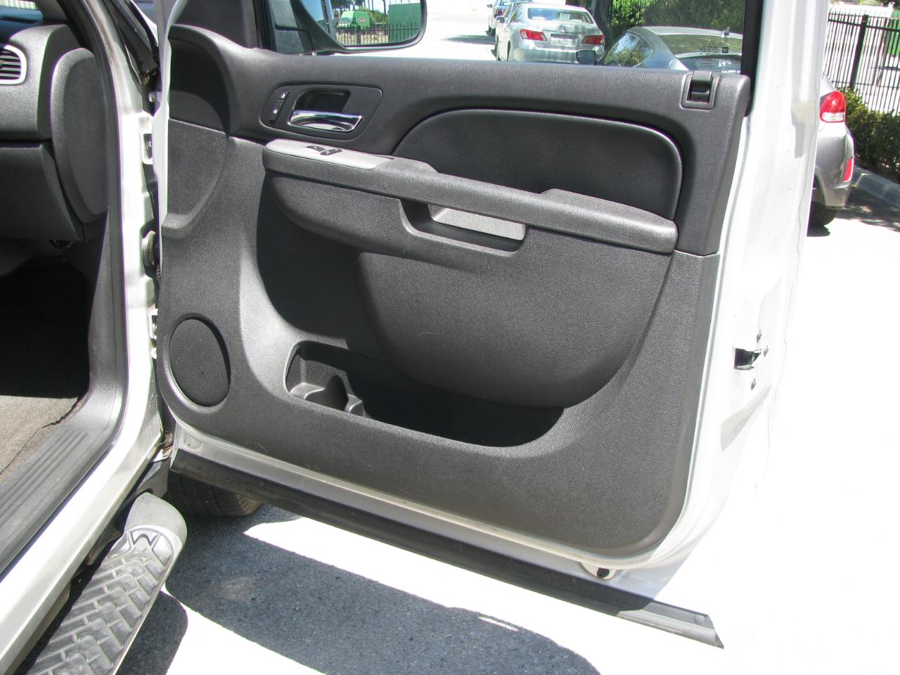 Chevrolet Tahoe 4WD 4dr 1500 LT 2011