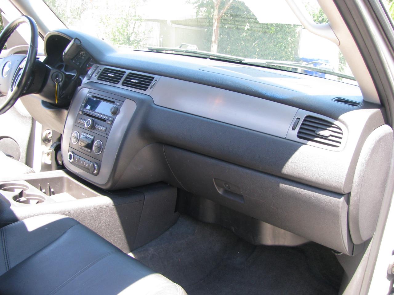 Chevrolet Tahoe 4WD 4dr 1500 LT 2011