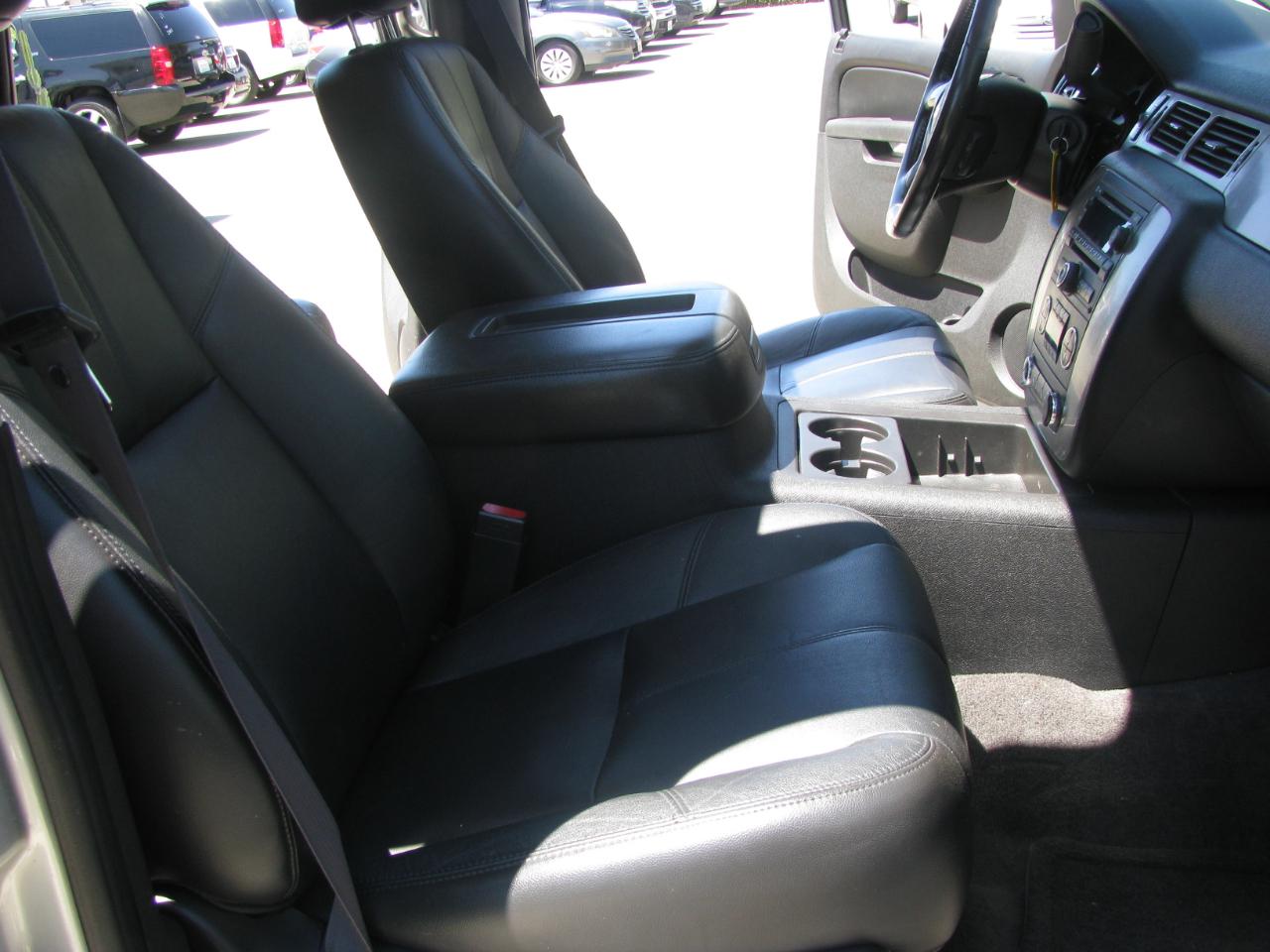 Chevrolet Tahoe 4WD 4dr 1500 LT 2011