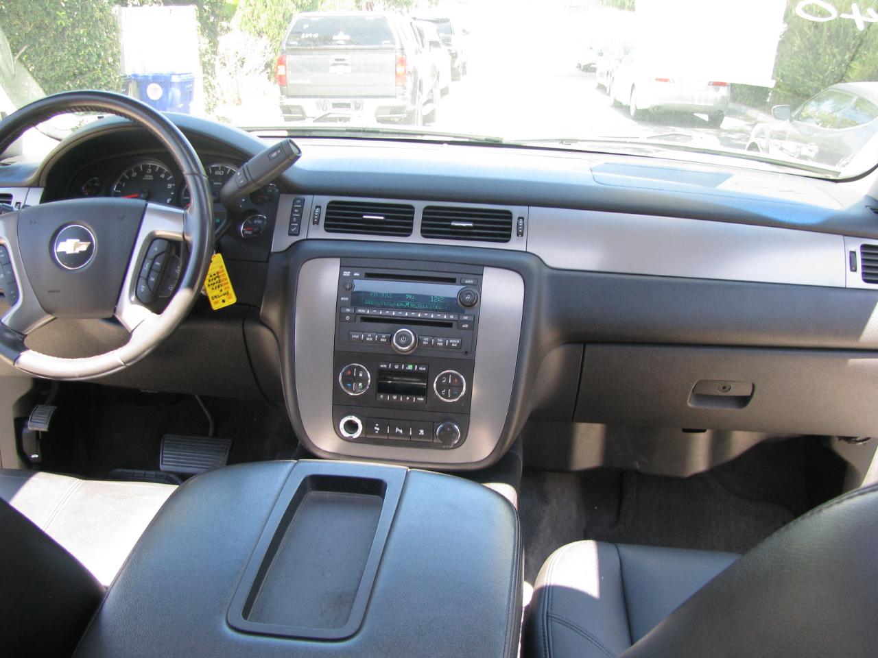 Chevrolet Tahoe 4WD 4dr 1500 LT 2011