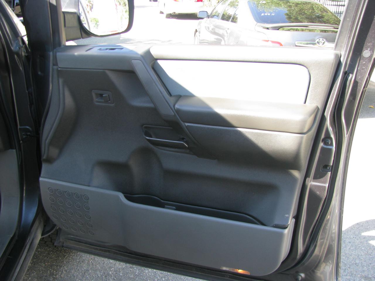 Nissan Titan 2WD Crew Cab SE 2007