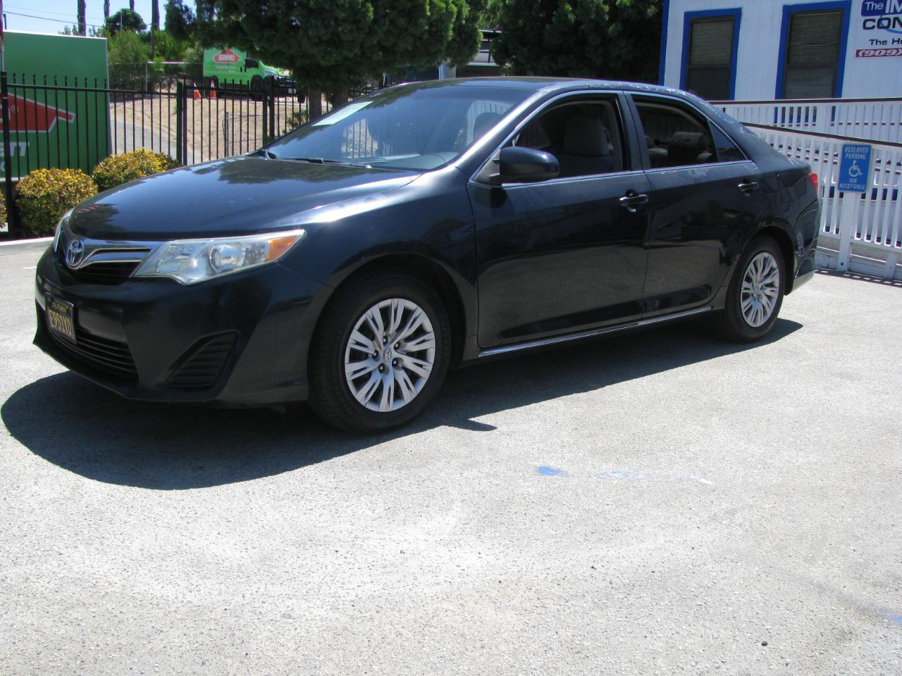 Toyota Camry 4dr Sdn I4 Auto XLE (Natl) 2013