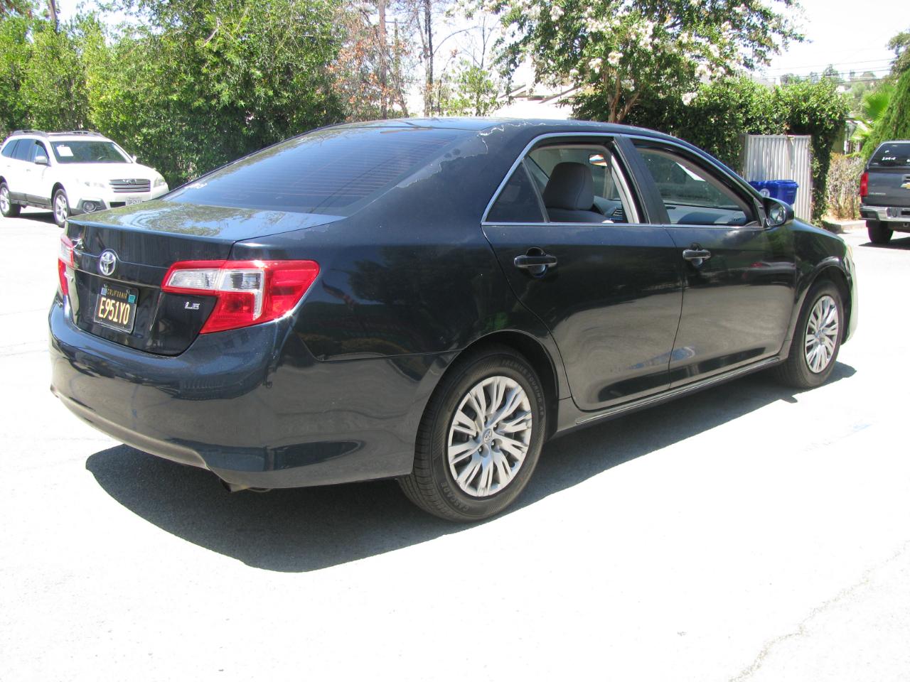 Toyota Camry 4dr Sdn I4 Auto XLE (Natl) 2013