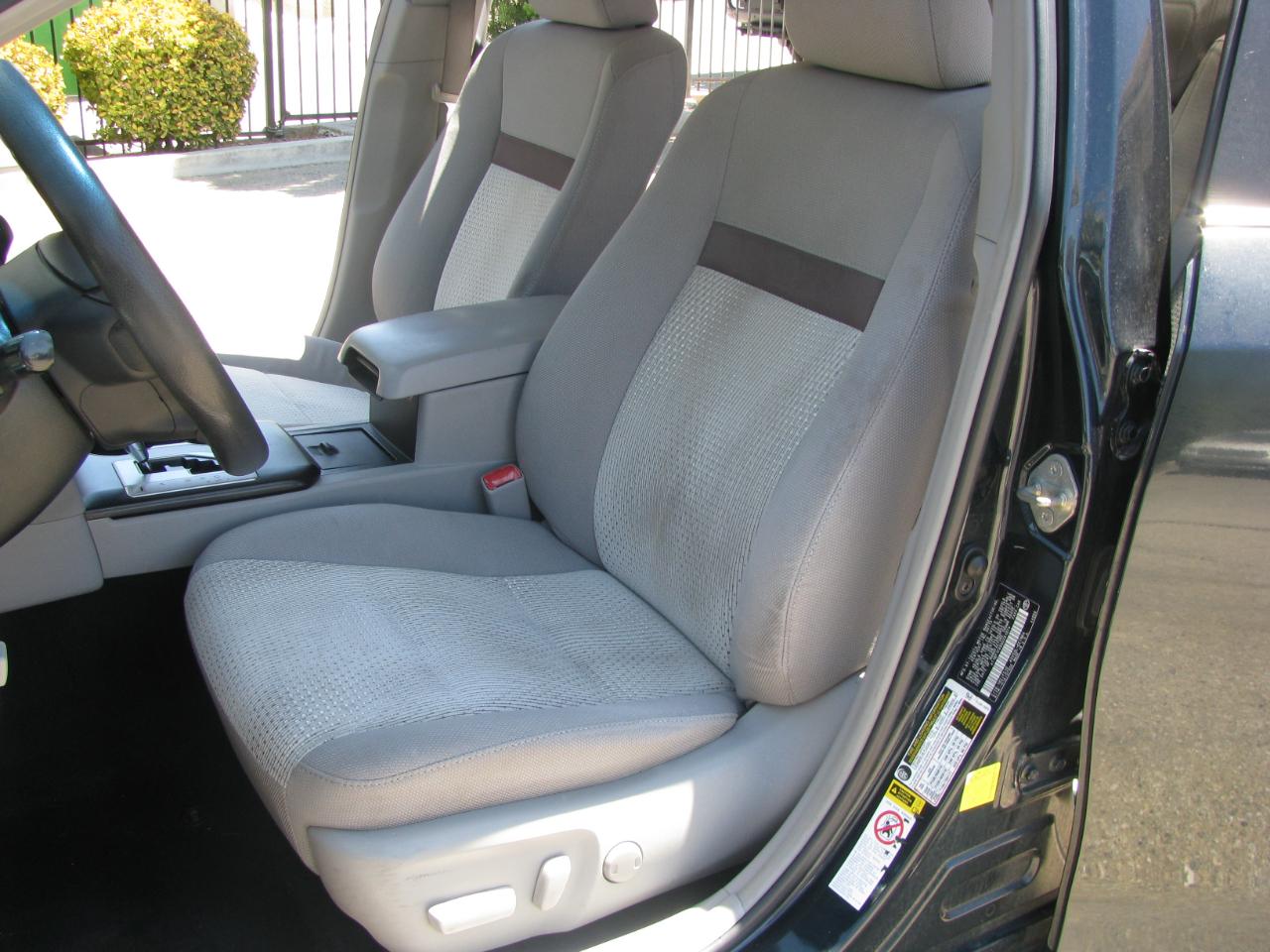 Toyota Camry 4dr Sdn I4 Auto XLE (Natl) 2013