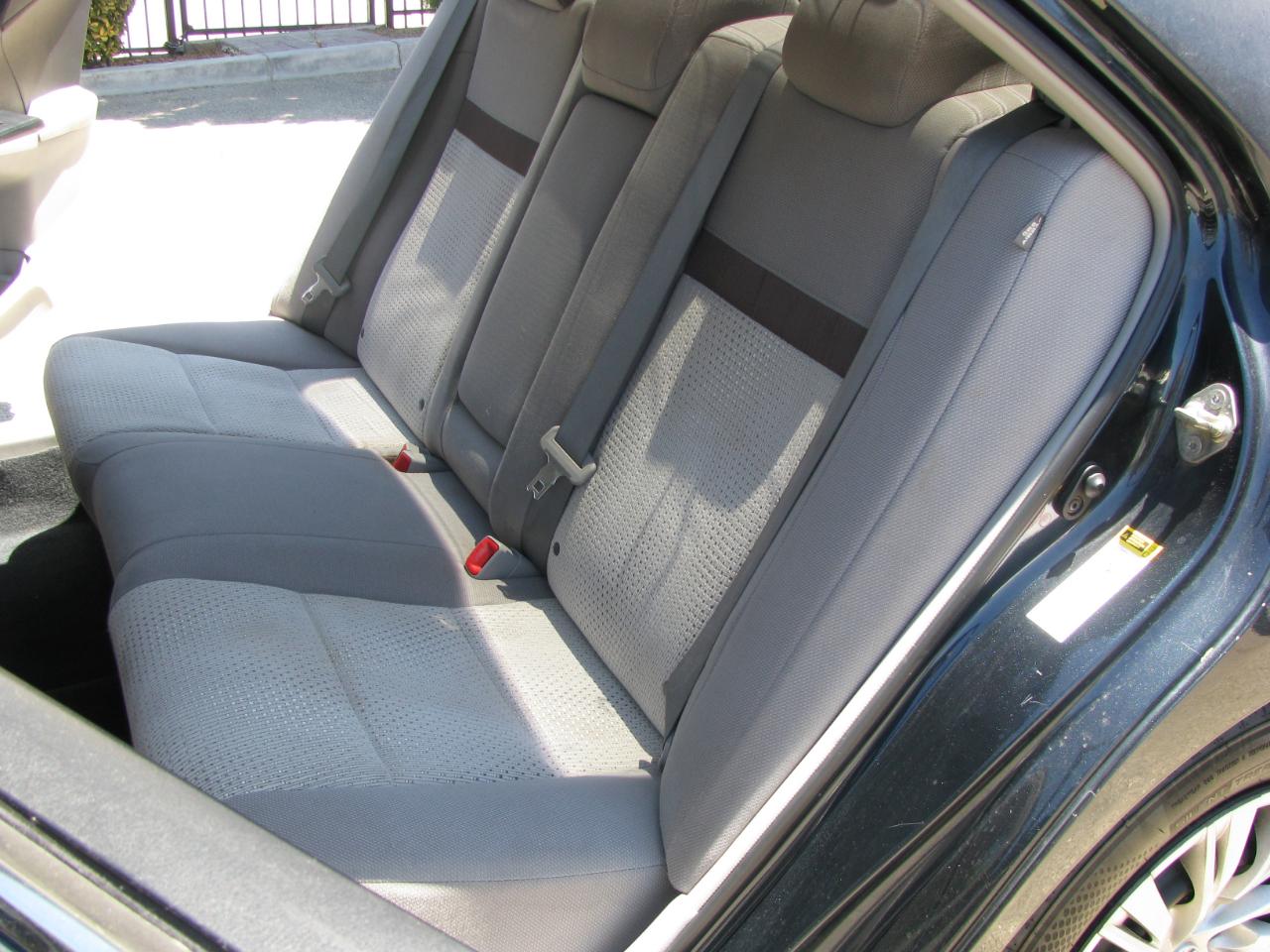 Toyota Camry 4dr Sdn I4 Auto XLE (Natl) 2013