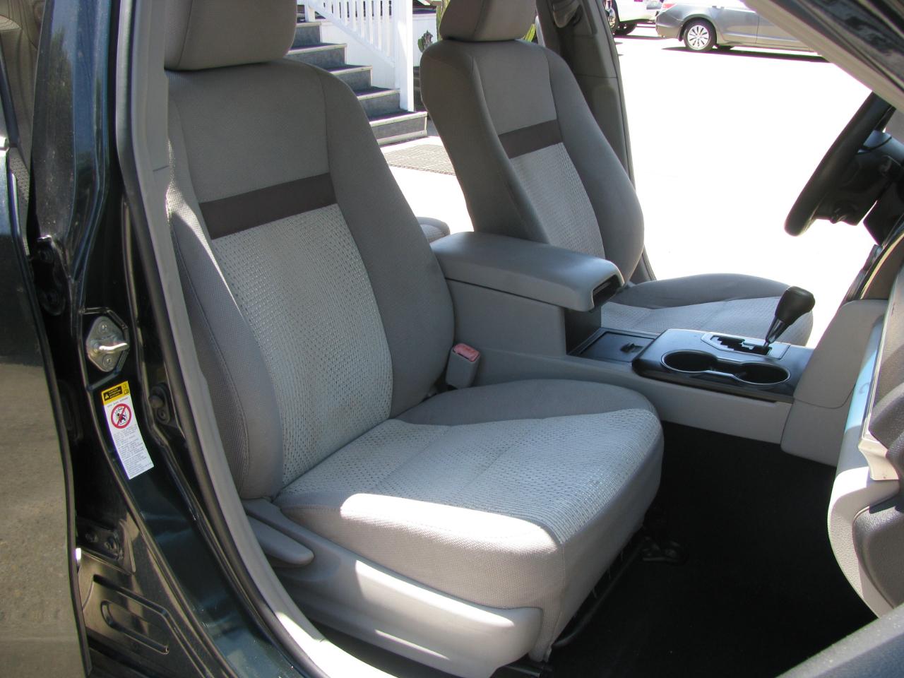 Toyota Camry 4dr Sdn I4 Auto XLE (Natl) 2013