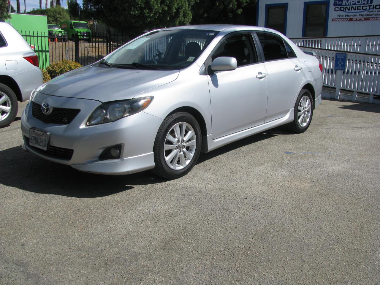 Toyota Corolla 4dr Sdn Man (Natl) 2010
