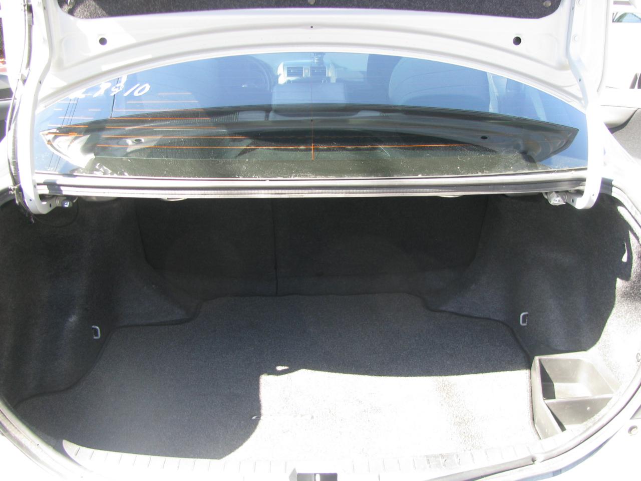 Toyota Corolla 4dr Sdn Man (Natl) 2010