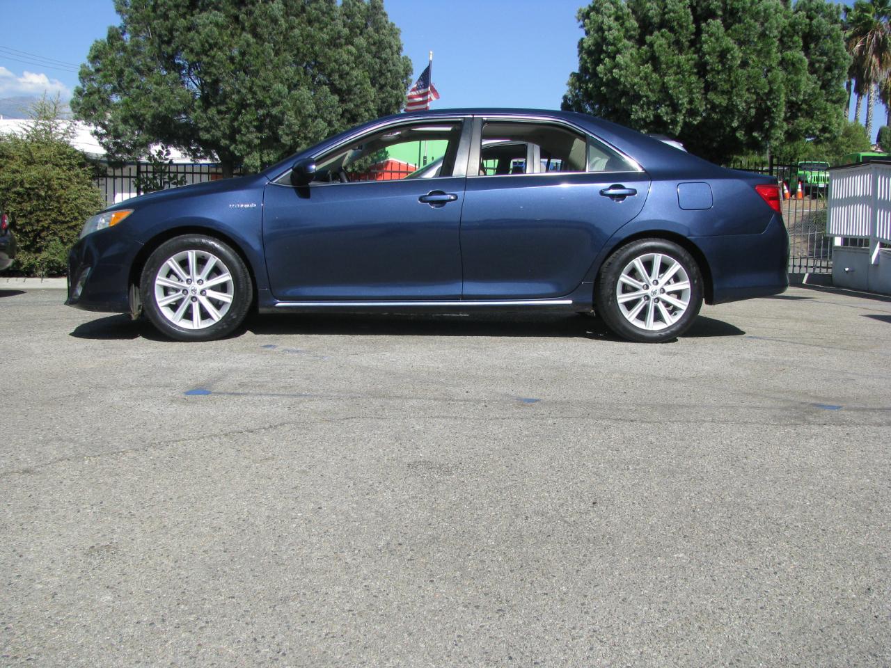 Toyota Camry Hybrid 2014.5 4dr Sdn SE Limited Edition (Natl) 2014