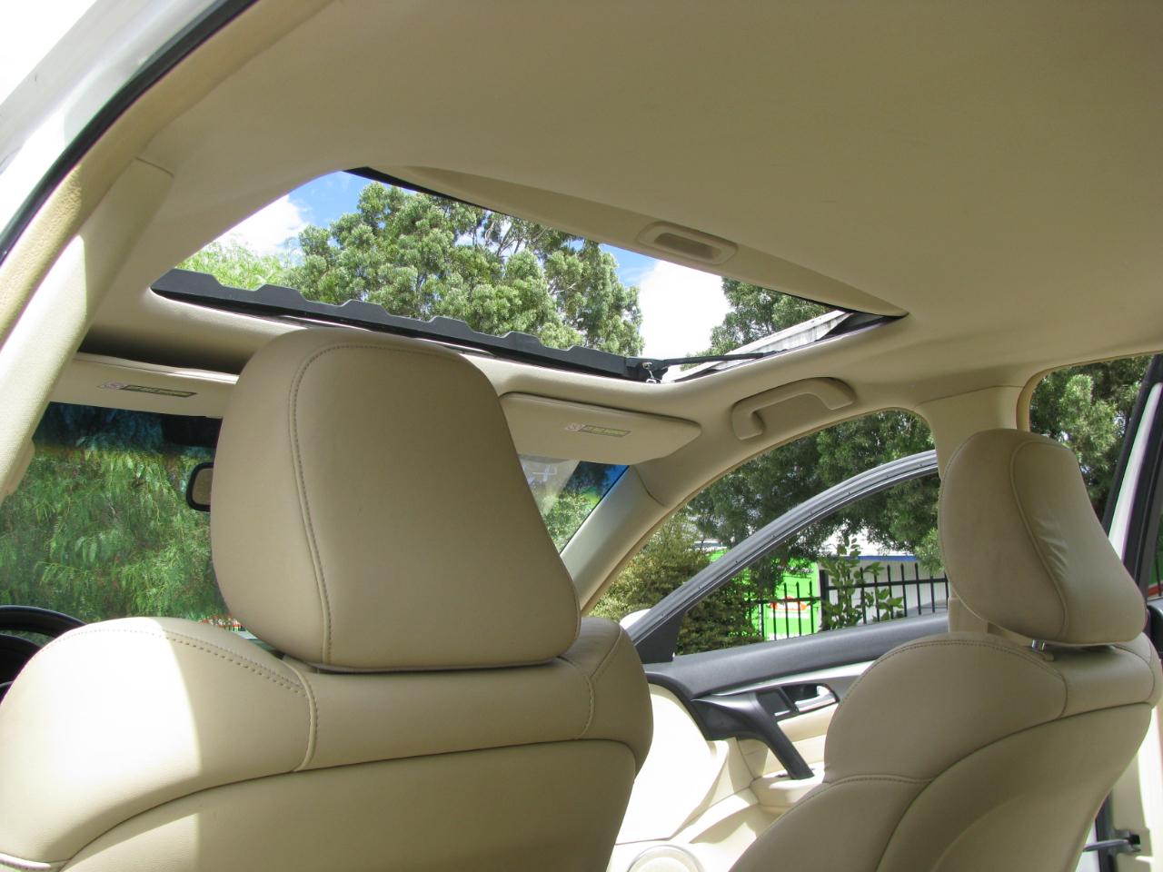 Acura TL 4dr Sdn Auto 2WD Tech 2012