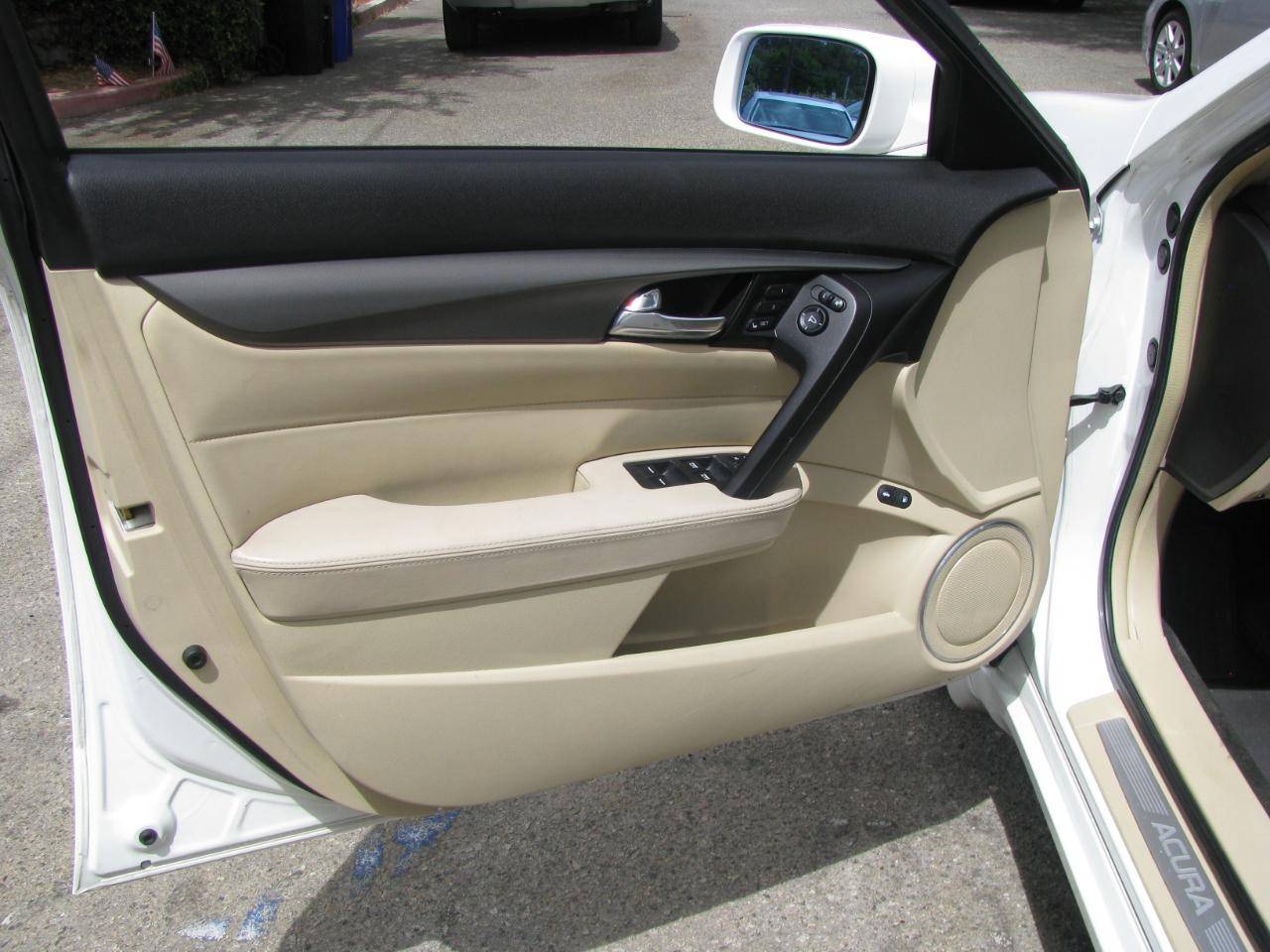 Acura TL 4dr Sdn Auto 2WD Tech 2012