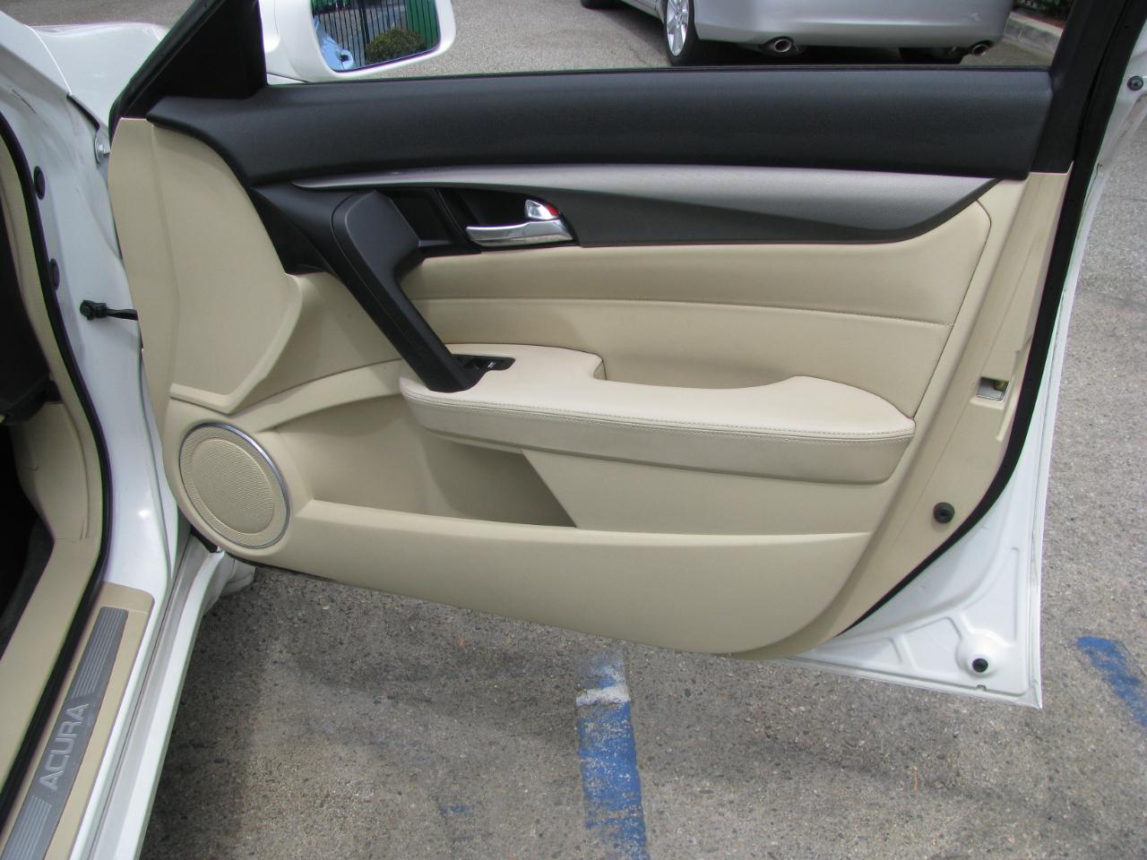 Acura TL 4dr Sdn Auto 2WD Tech 2012