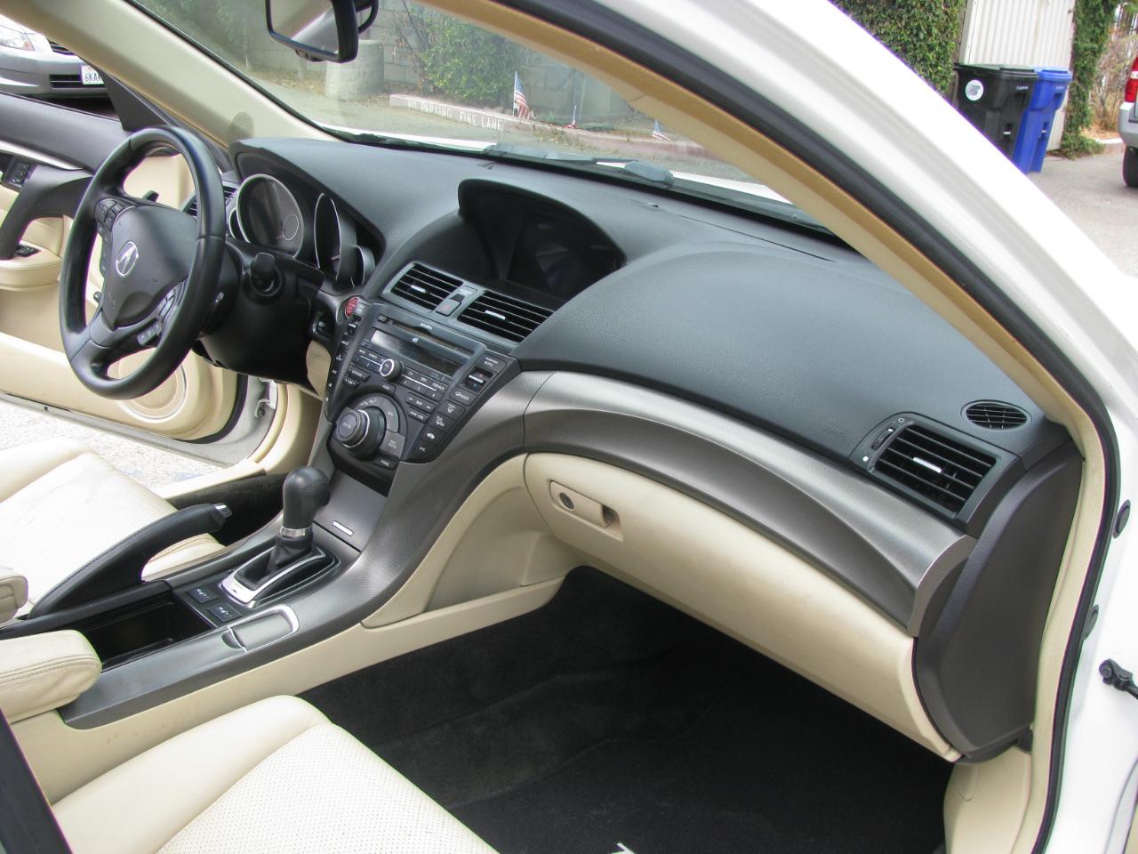 Acura TL 4dr Sdn Auto 2WD Tech 2012