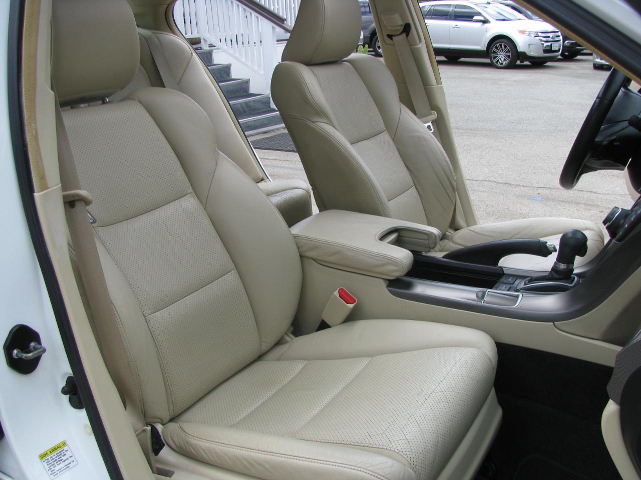 Acura TL 4dr Sdn Auto 2WD Tech 2012