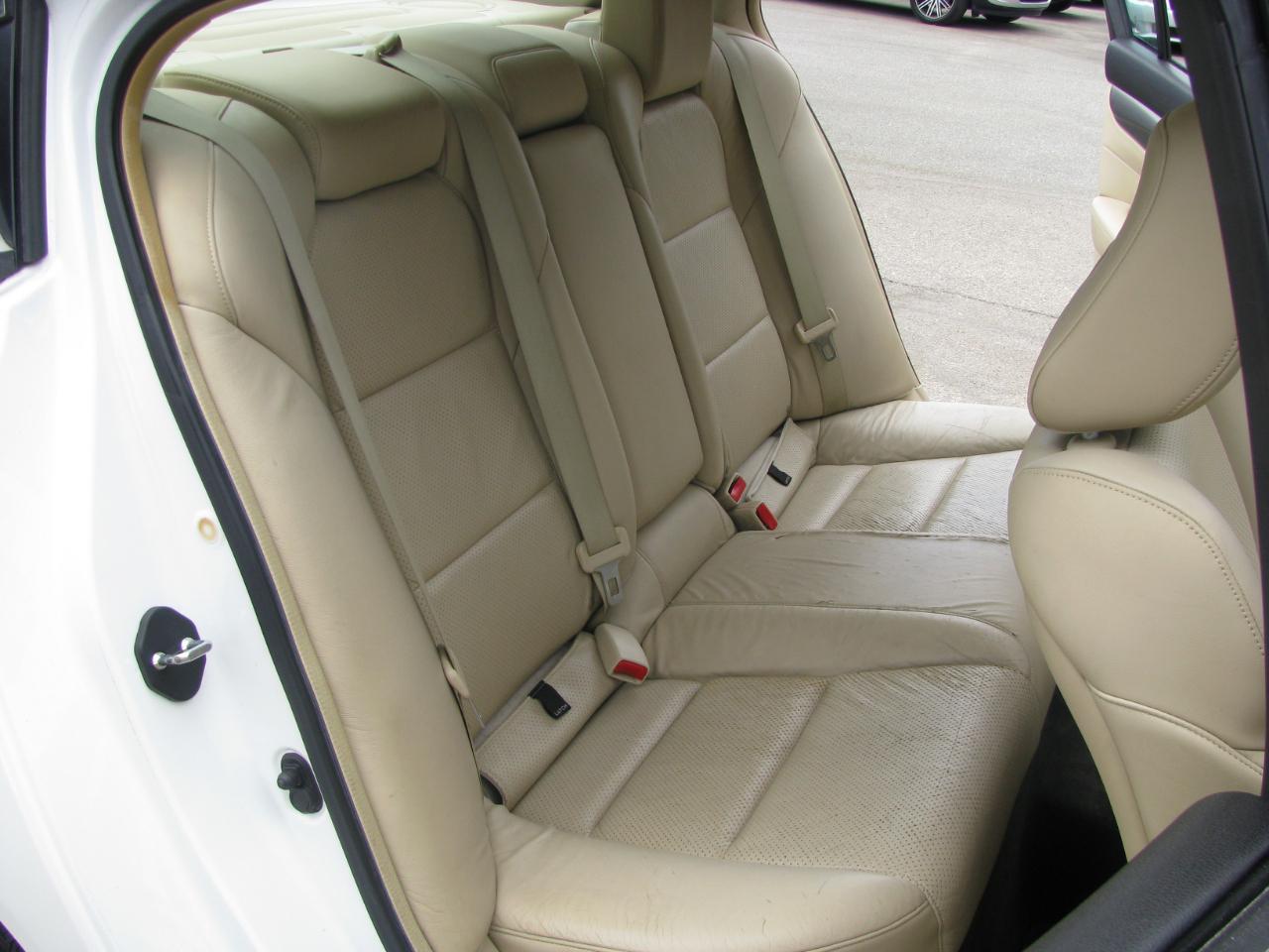 Acura TL 4dr Sdn Auto 2WD Tech 2012