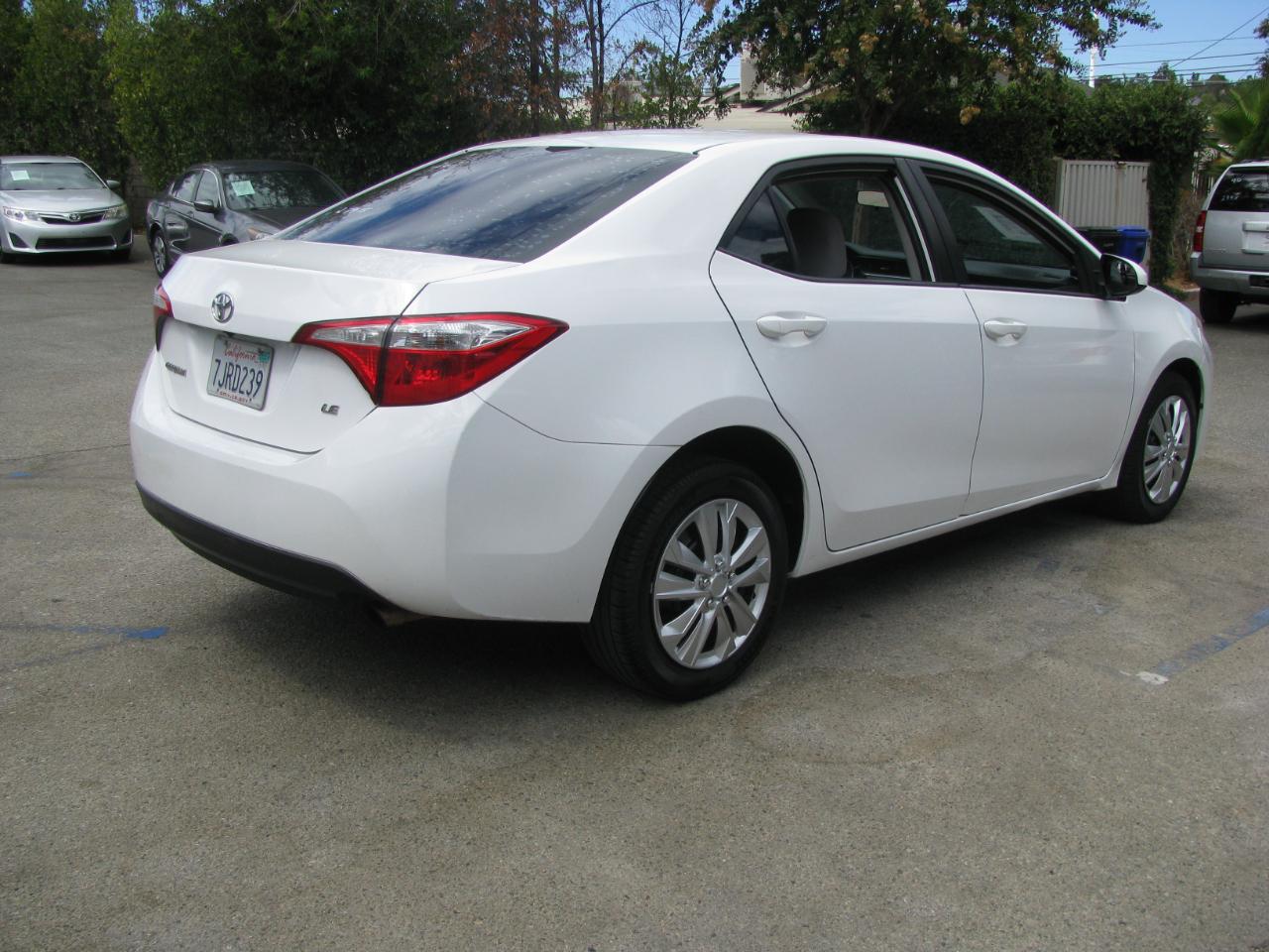 Toyota Corolla 4dr Sdn CVT LE Premium (Natl) 2015