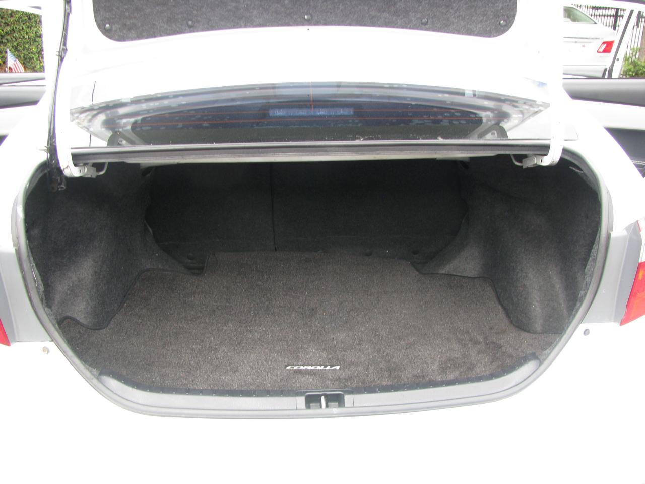 Toyota Corolla 4dr Sdn CVT LE Premium (Natl) 2015