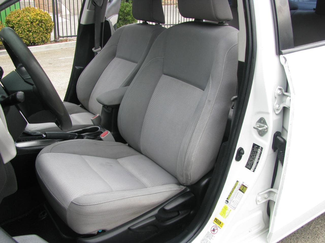 Toyota Corolla 4dr Sdn CVT LE Premium (Natl) 2015
