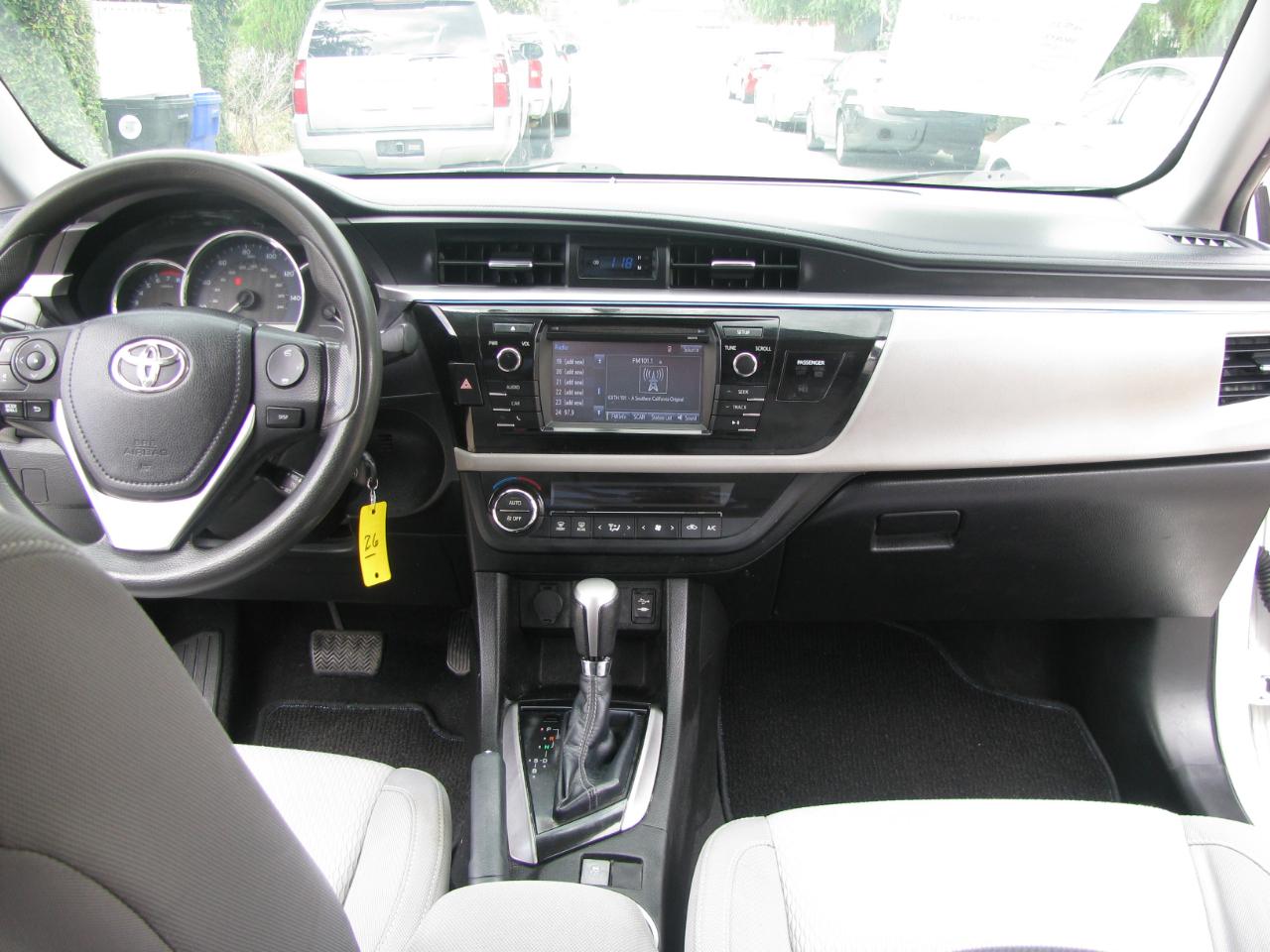 Toyota Corolla 4dr Sdn CVT LE Premium (Natl) 2015