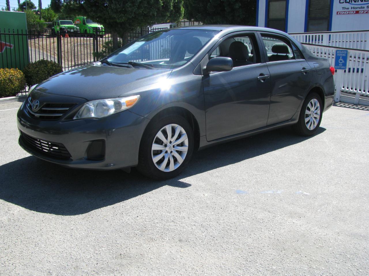Toyota Corolla 4dr Sdn Auto LE Special Edition (Natl) 2013