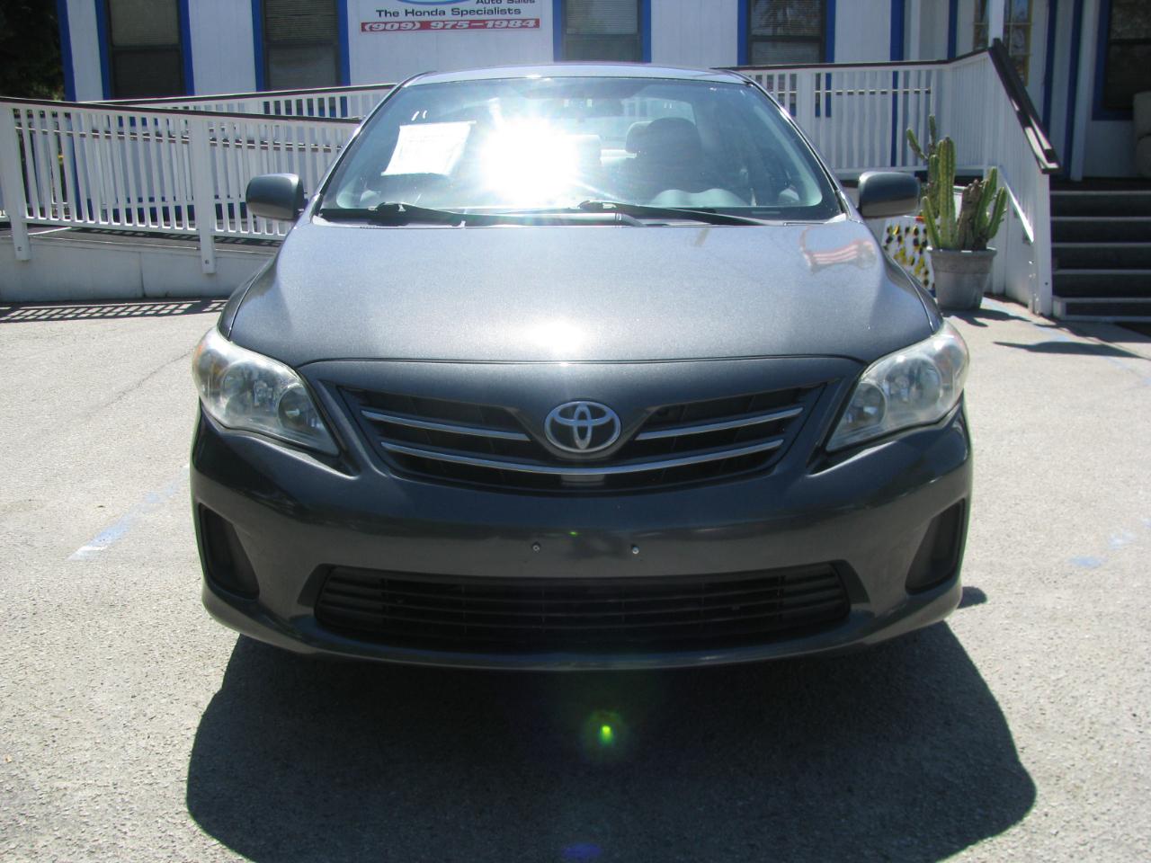 Toyota Corolla 4dr Sdn Auto LE Special Edition (Natl) 2013