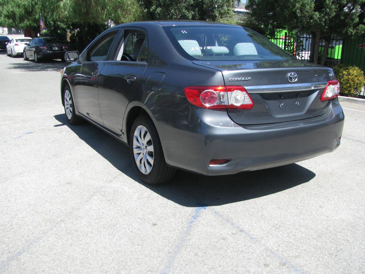 Toyota Corolla 4dr Sdn Auto LE Special Edition (Natl) 2013