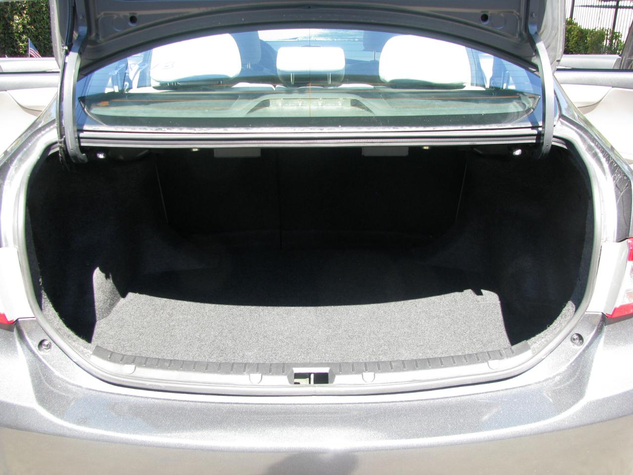 Toyota Corolla 4dr Sdn Auto LE Special Edition (Natl) 2013