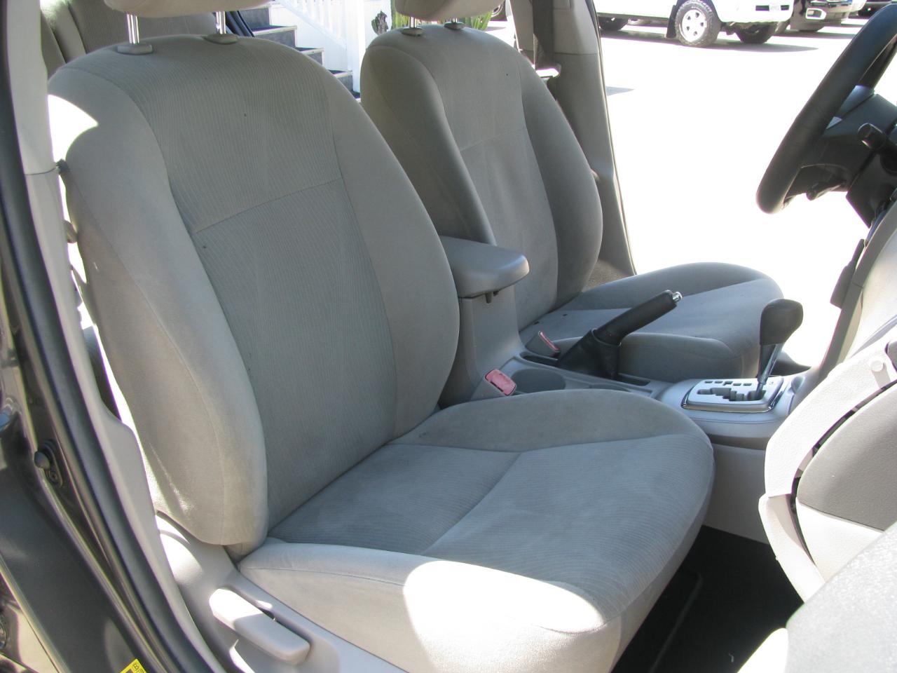 Toyota Corolla 4dr Sdn Auto LE Special Edition (Natl) 2013