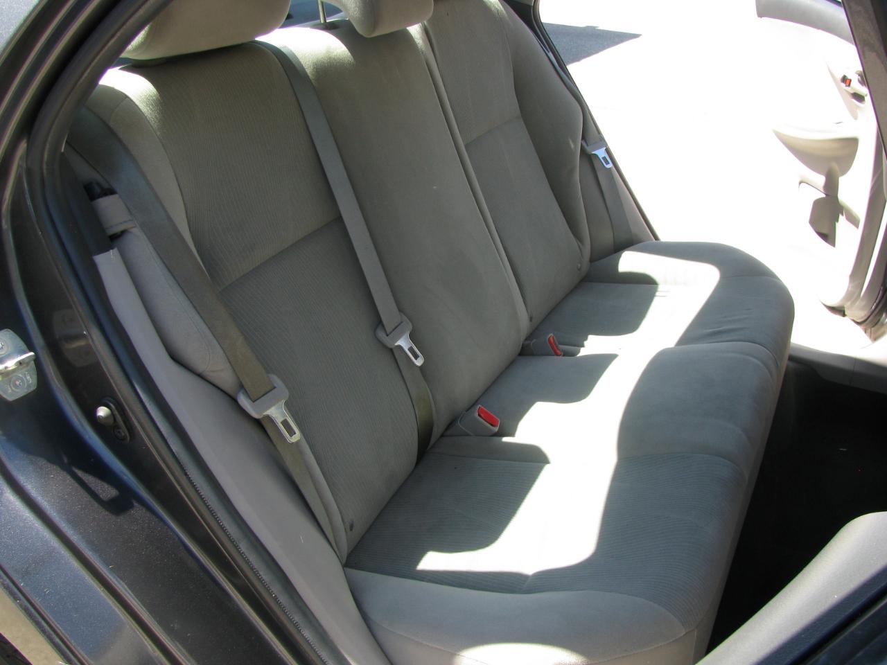 Toyota Corolla 4dr Sdn Auto LE Special Edition (Natl) 2013