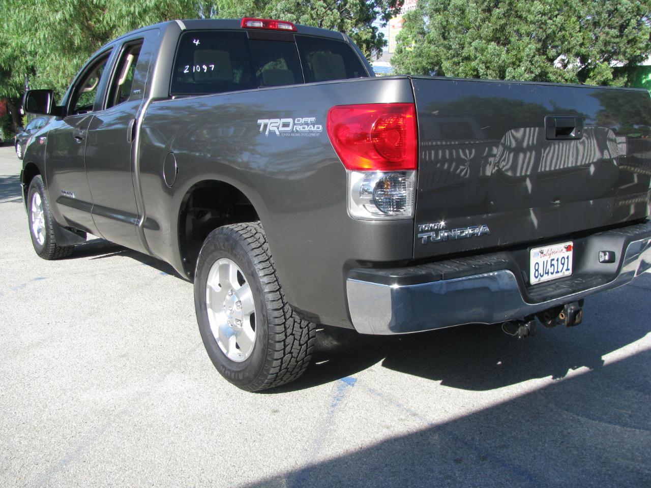 Toyota Tundra 2WD Double 145.7" 5.7L V8 SR5 (Natl 2007