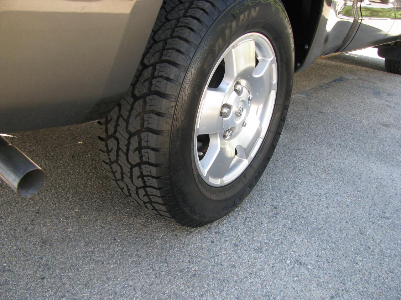 Toyota Tundra 2WD Double 145.7" 5.7L V8 SR5 (Natl 2007