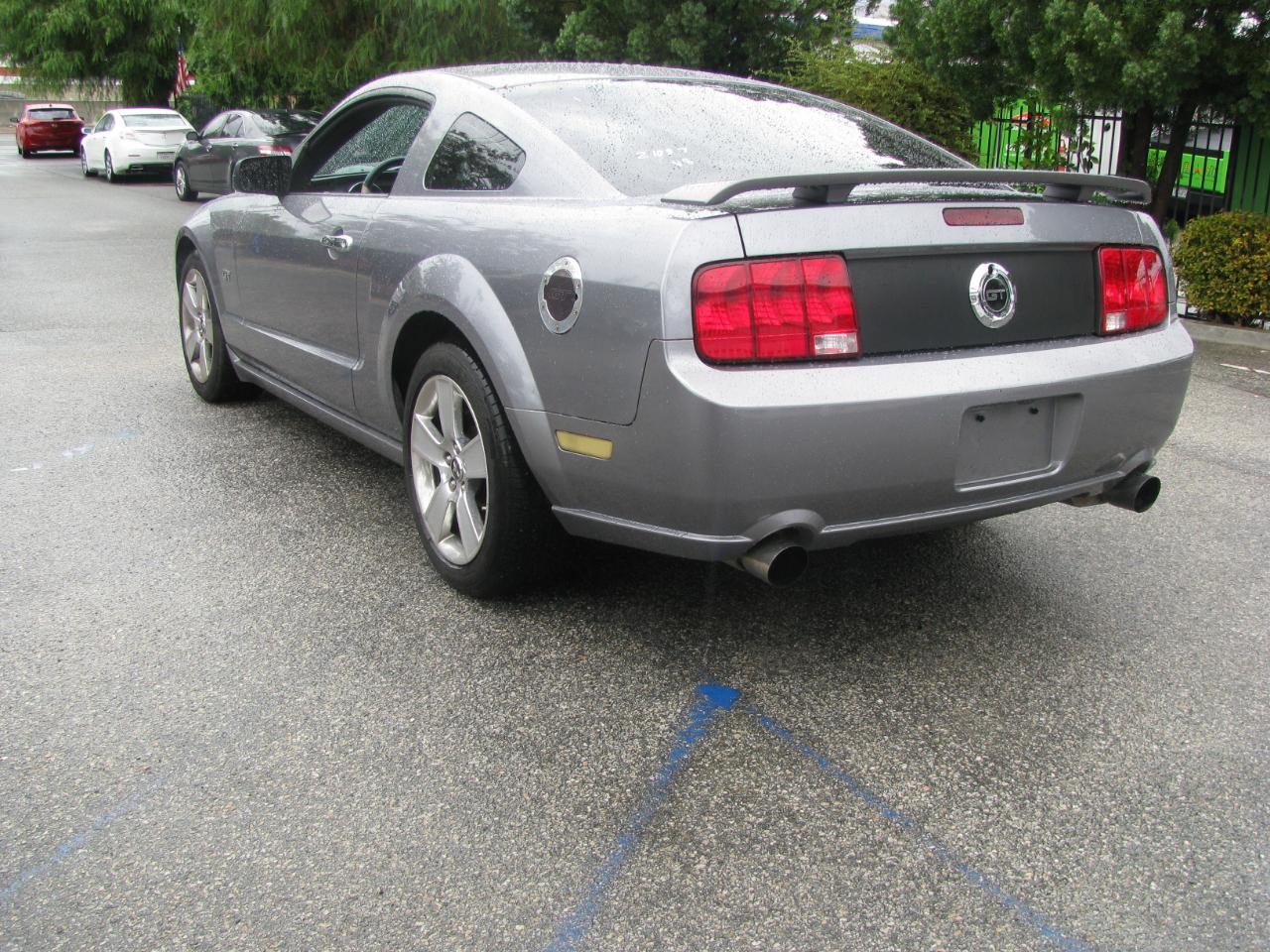 Ford Mustang 2dr Cpe GT Deluxe 2007
