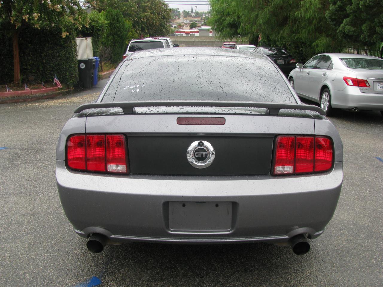 Ford Mustang 2dr Cpe GT Deluxe 2007